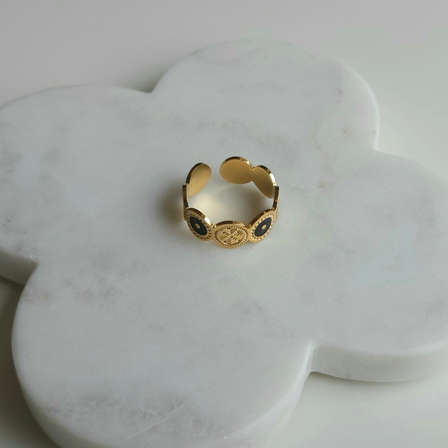 Ring Nivia