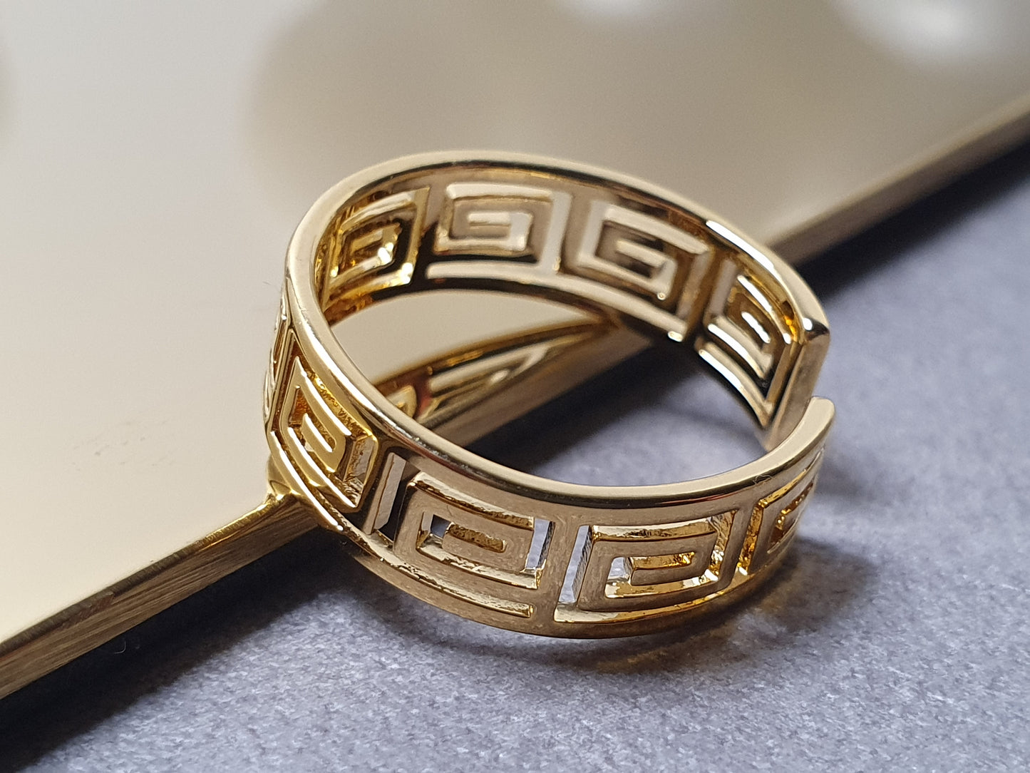 Ring Lou